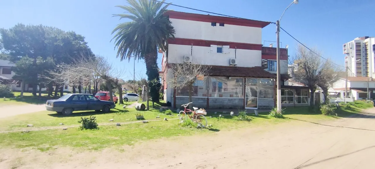 Local Comercial en Av 2 3900