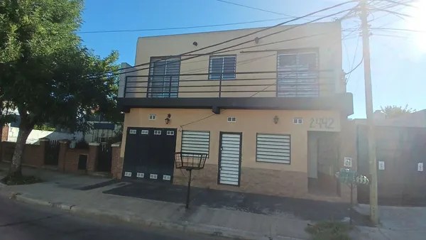 Departamento en Primera Junta 2400