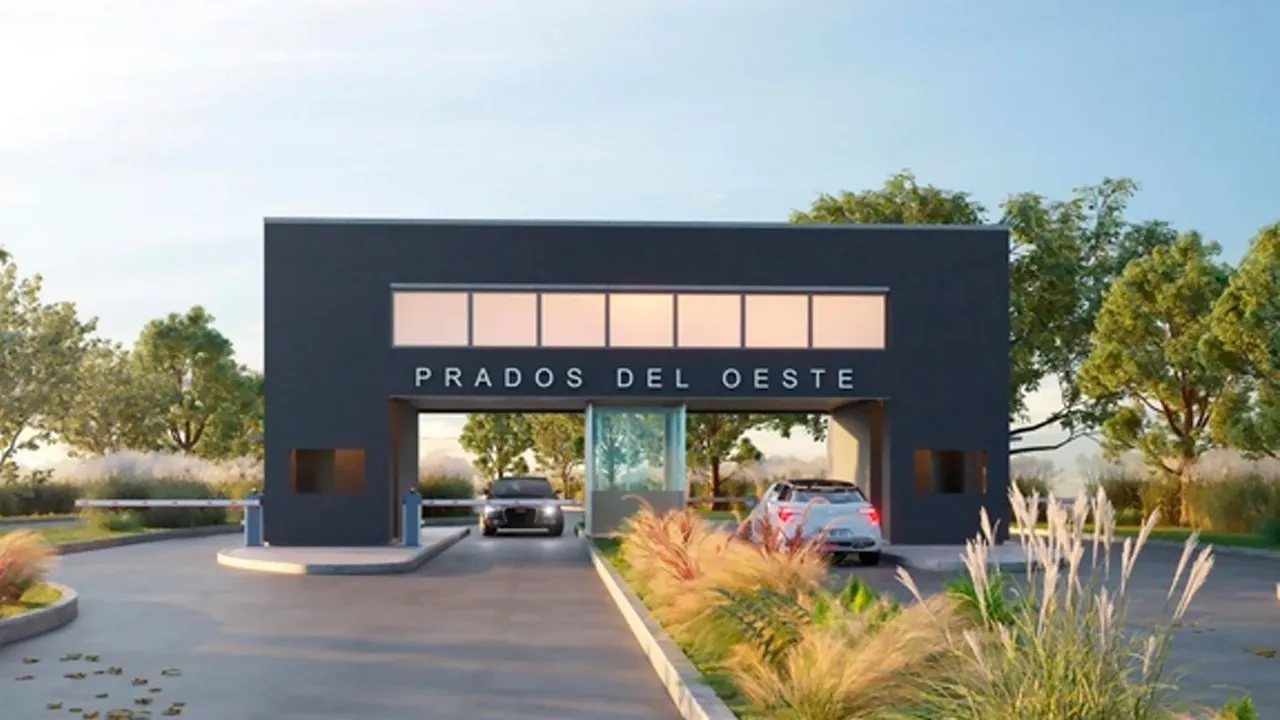 Lote en Gral. Hornos 2800