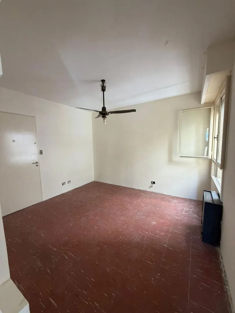Departamento en HIPOLITO YRIGOYE 2100