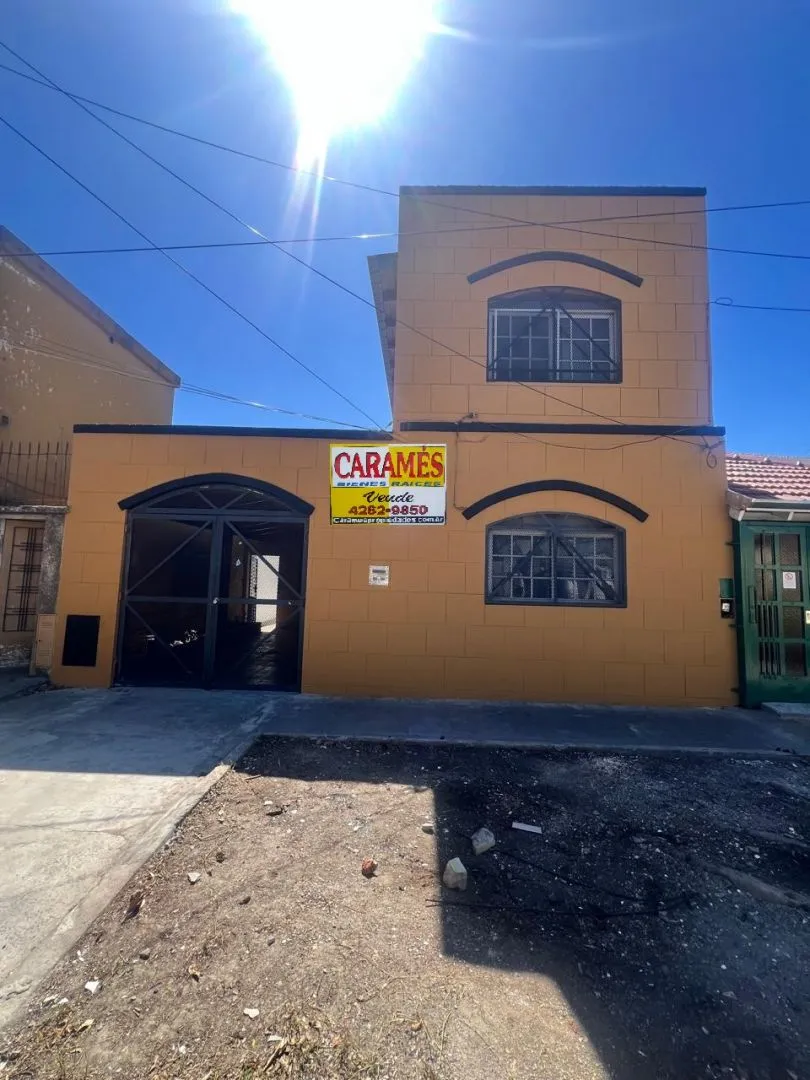 Casa en LLAVALLOL 1700