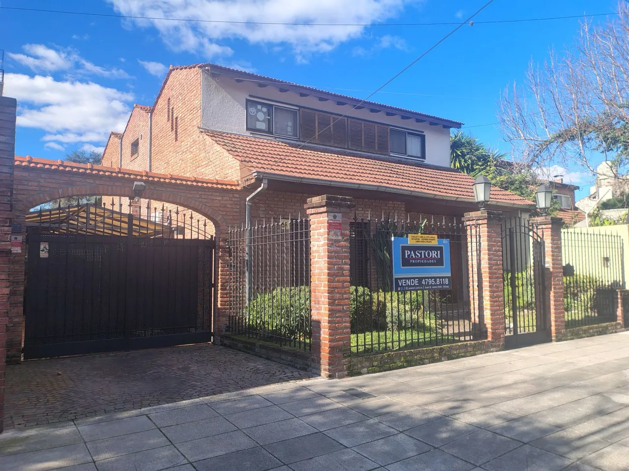 Casa en Chacabuco 1700
