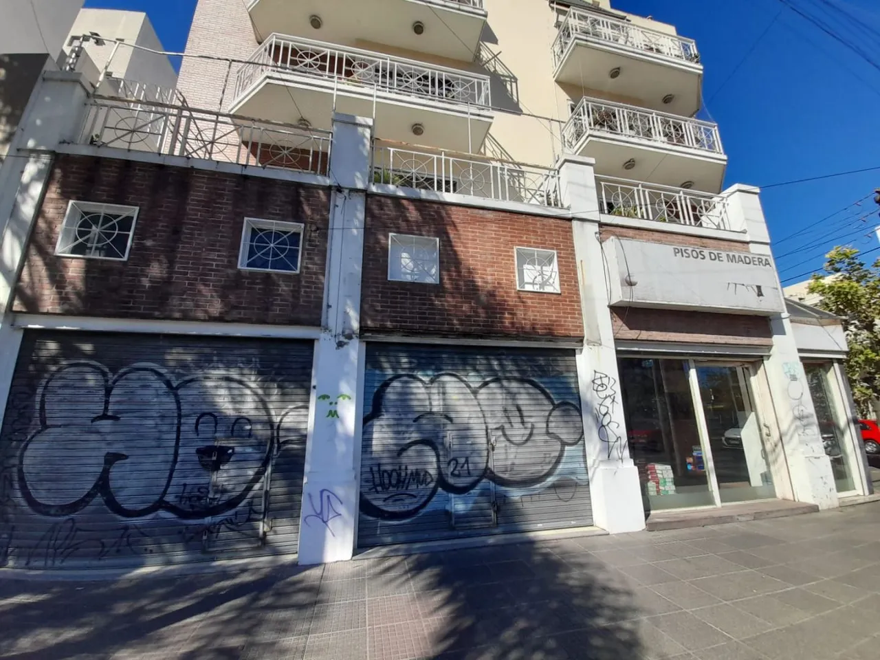 Local Comercial en Av. Rivadavia 15600