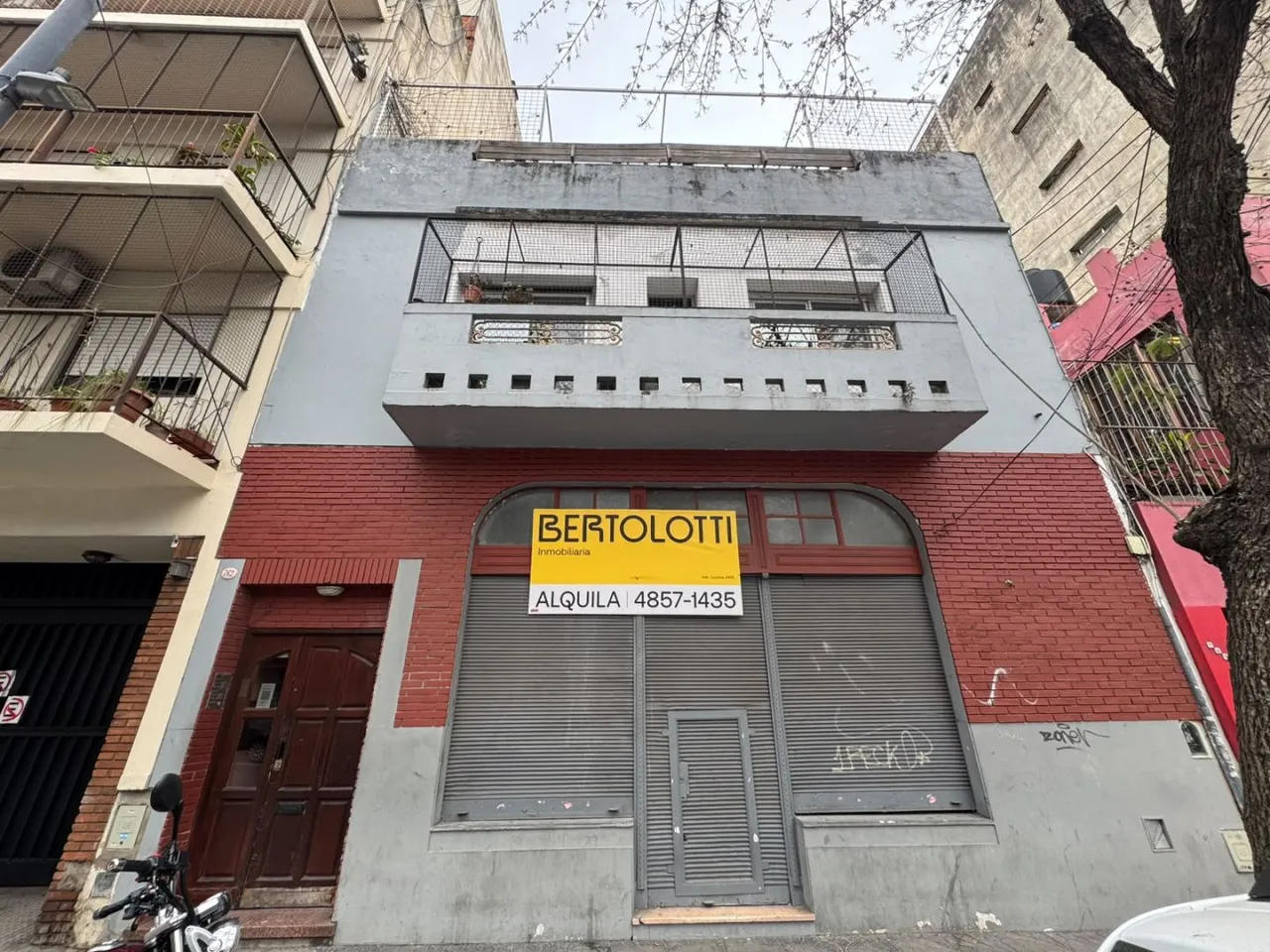 Local Comercial en Juan Ramirez De 700