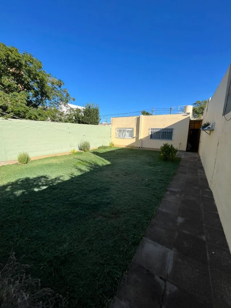 Casa en 25 DE MAYO 1500