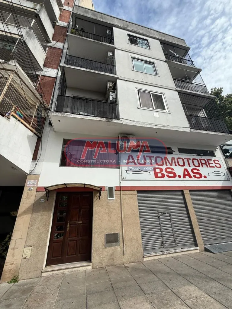 Departamento en Av. Juan B. Just 8000