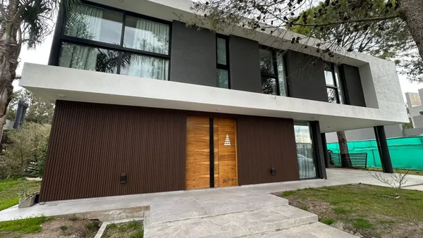 Casa en los robles 5900