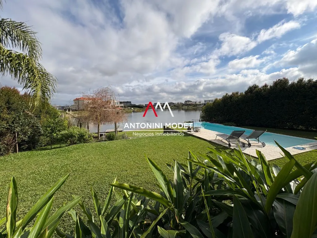 Casa en Puertos del Lago 100