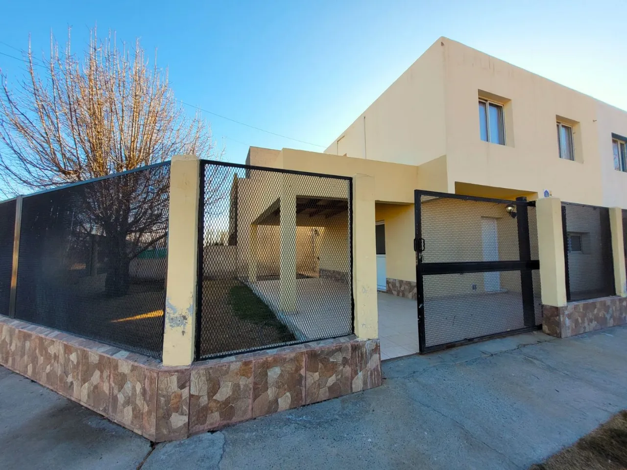 Casa en Luis Alberto Spi