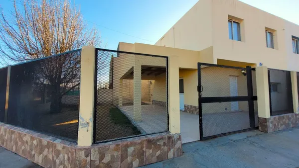 Casa en Luis Alberto Spi