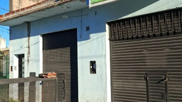 Local Comercial en JOAQUIN V. GONZA 1000