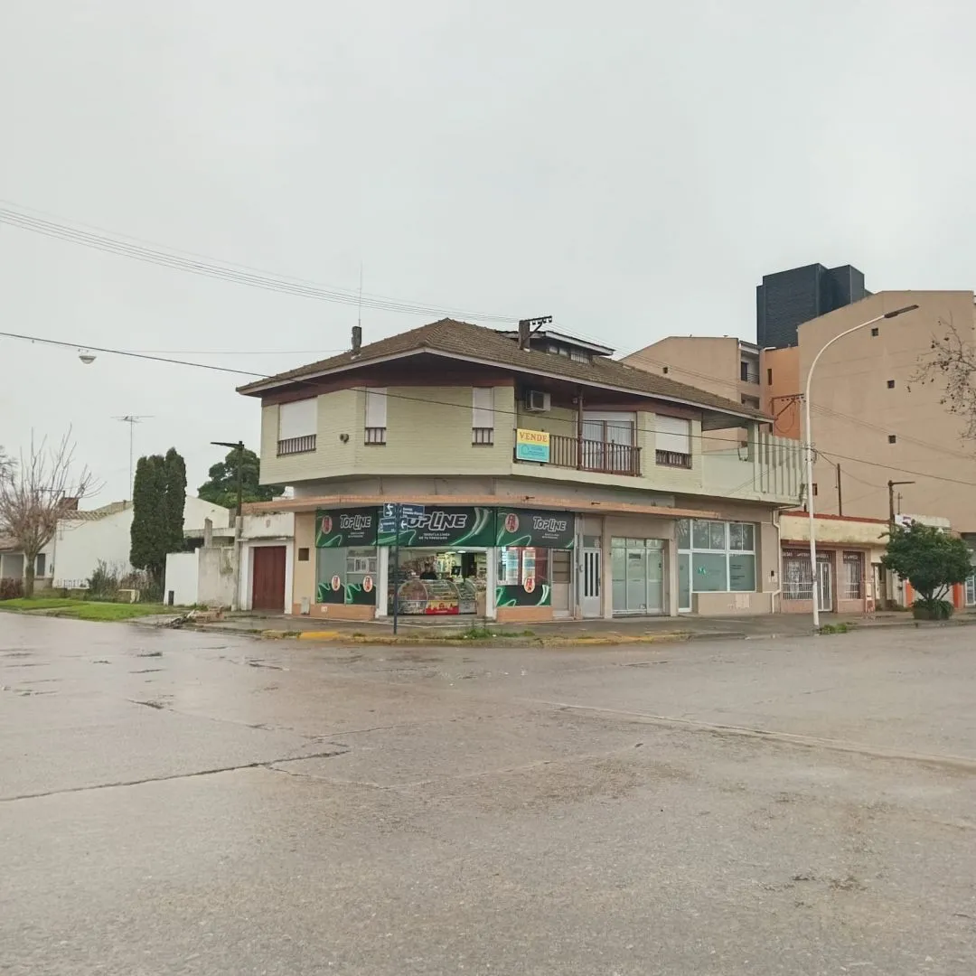 Departamento en Av. Chaves esq 3