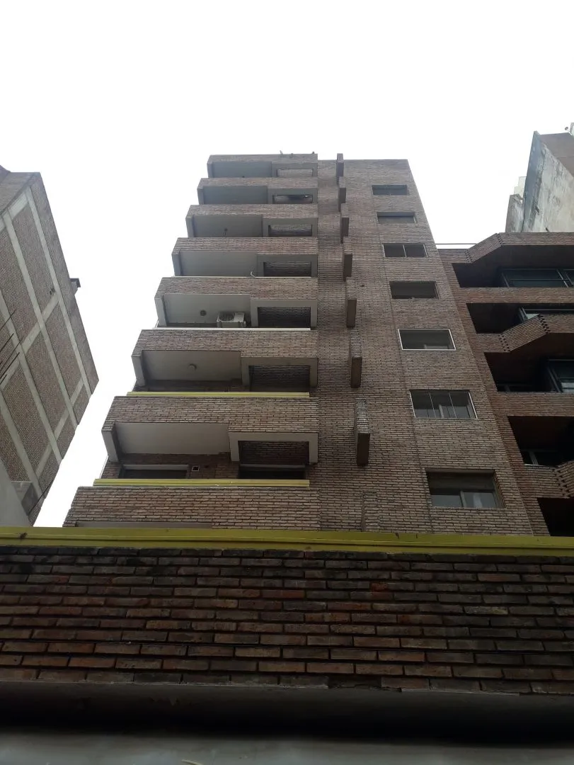 Departamento en Caseros 300