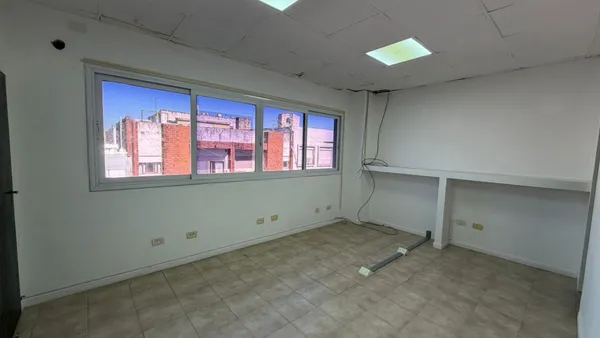 Oficina en Paunero 1400
