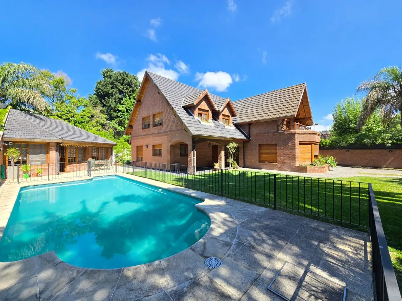 Casa en GERANIOS 6200