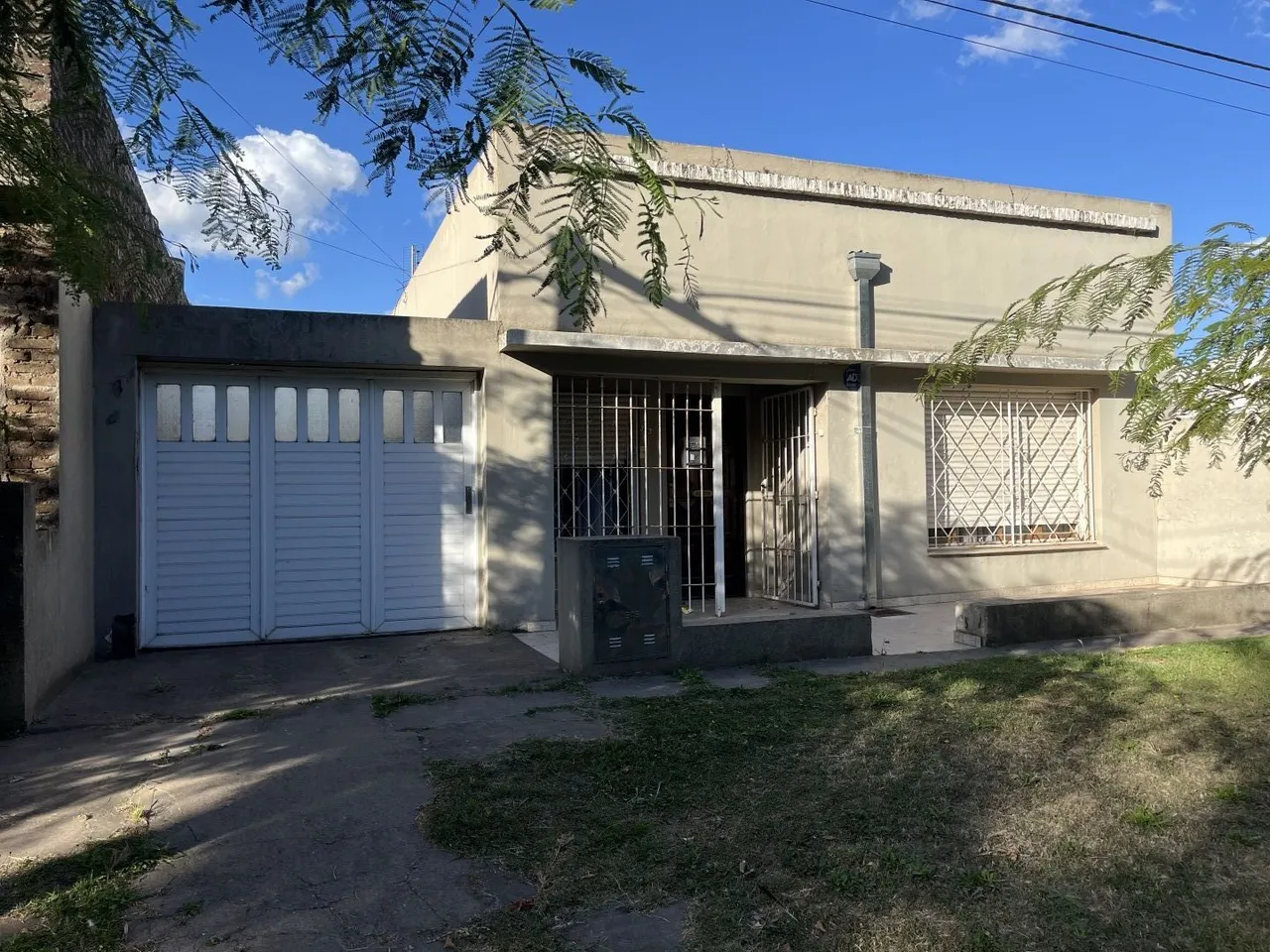 Casa en 25 entre 6 y 8