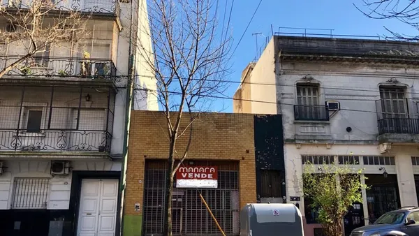 Lote en Carlos Calvo 3600