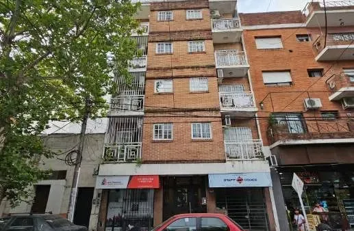 Departamento en Alsina 200