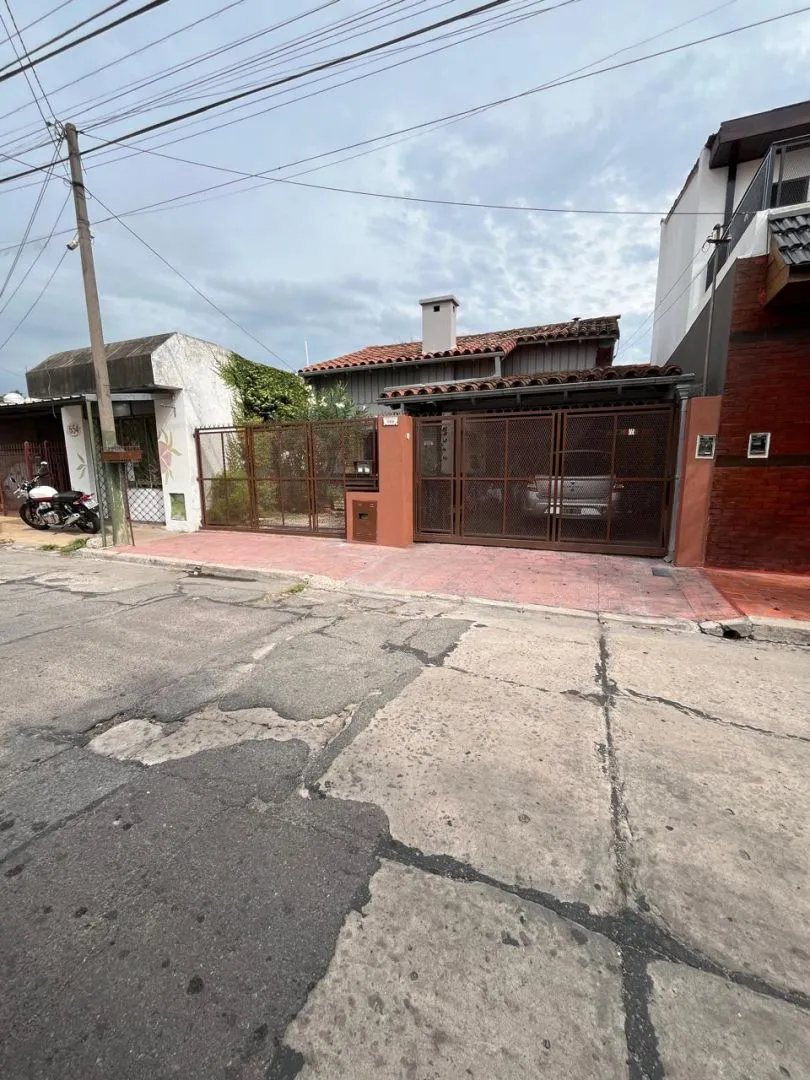 Casa en CASTRO BARROS 500
