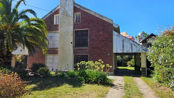 Casa en Avenida 2 2200