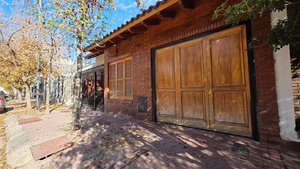 Casa en Abraham Lemos 3400
