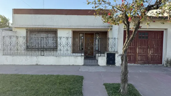 Casa en SAN LORENZO 300