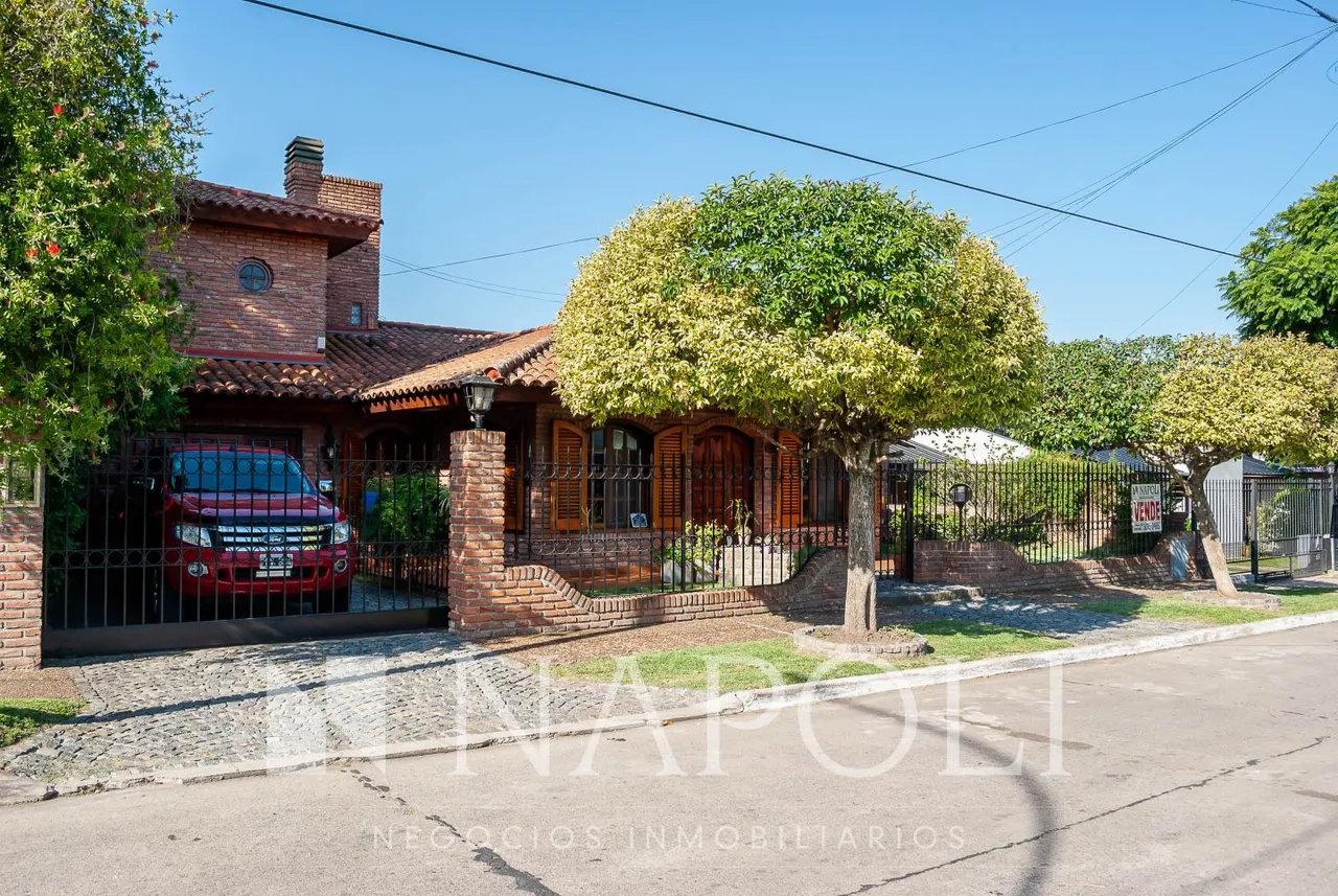 Casa en Belisario Roldan 100