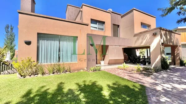 Casa en ACCESO OESTE km