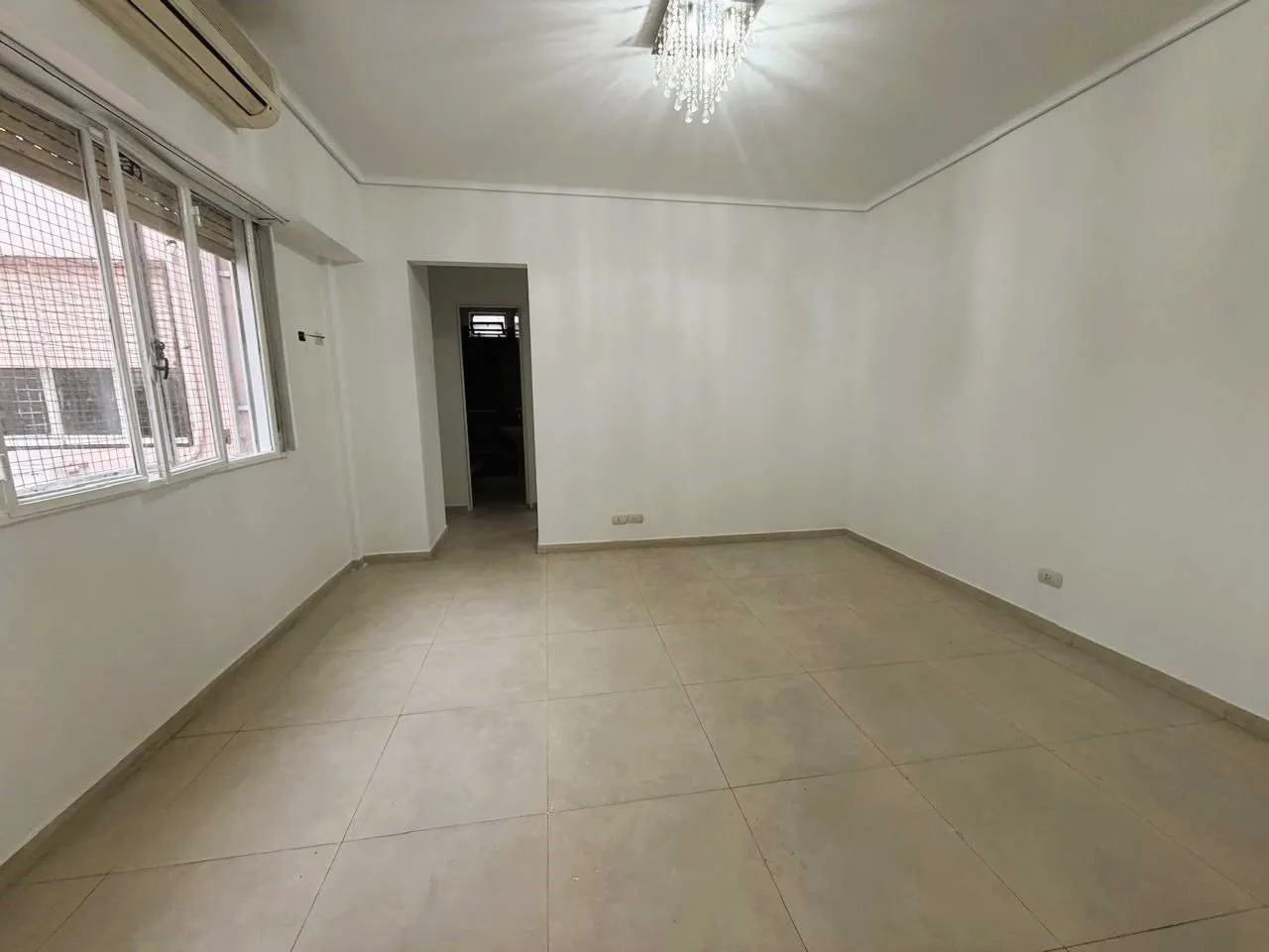 Departamento en ARISTOBULO DEL V 1700