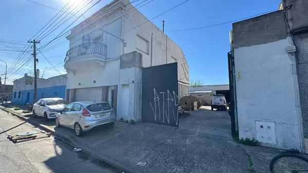 Galpon en Av. Mitre 5500