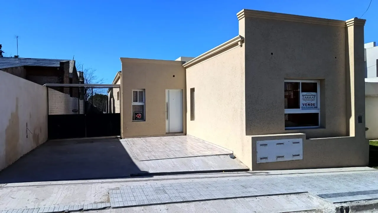 Casa en Almafuerte 1000