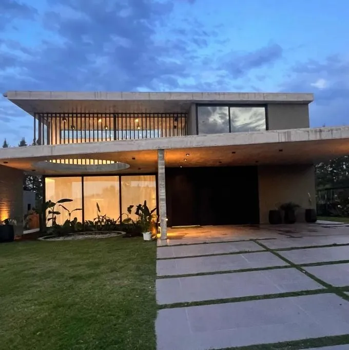 Casa en Los robles 5900
