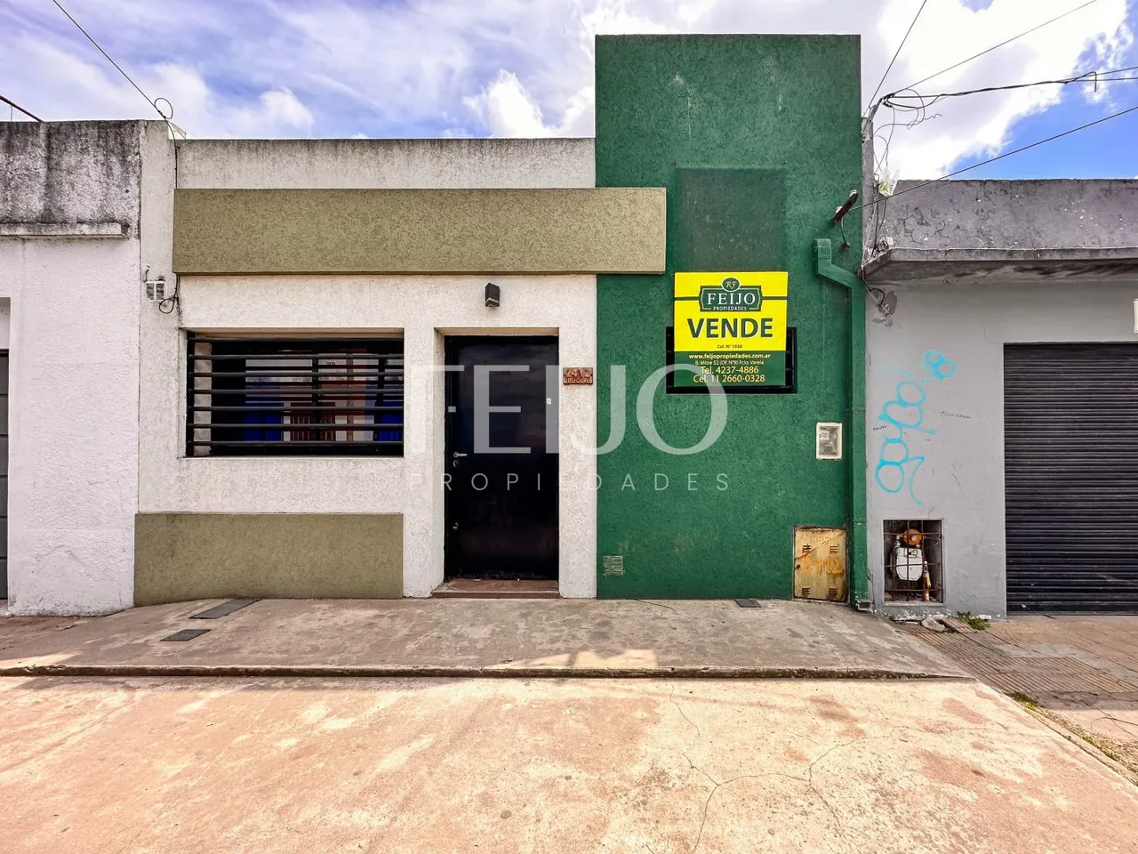 Casa en Republica de Uru 2400