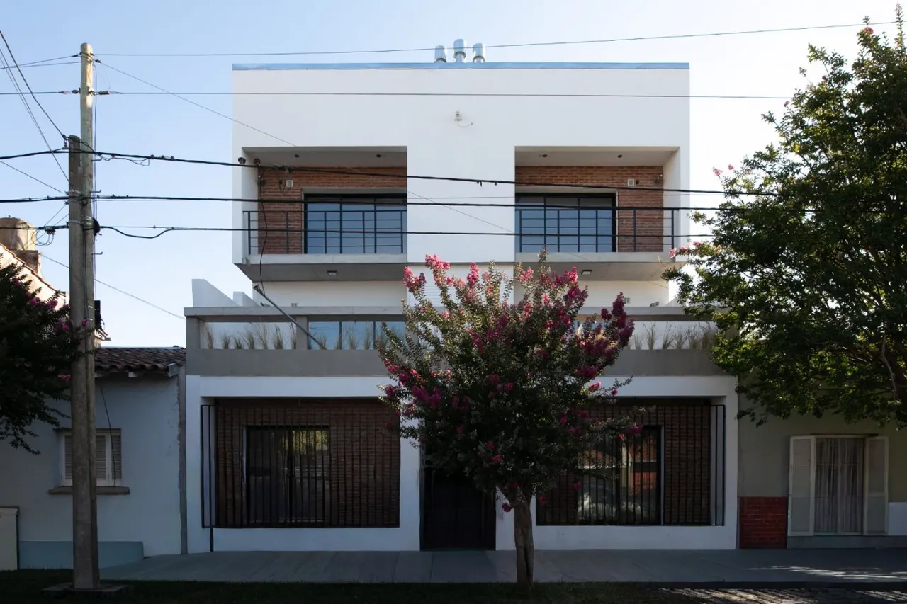 Casa en Primera Junta 3500