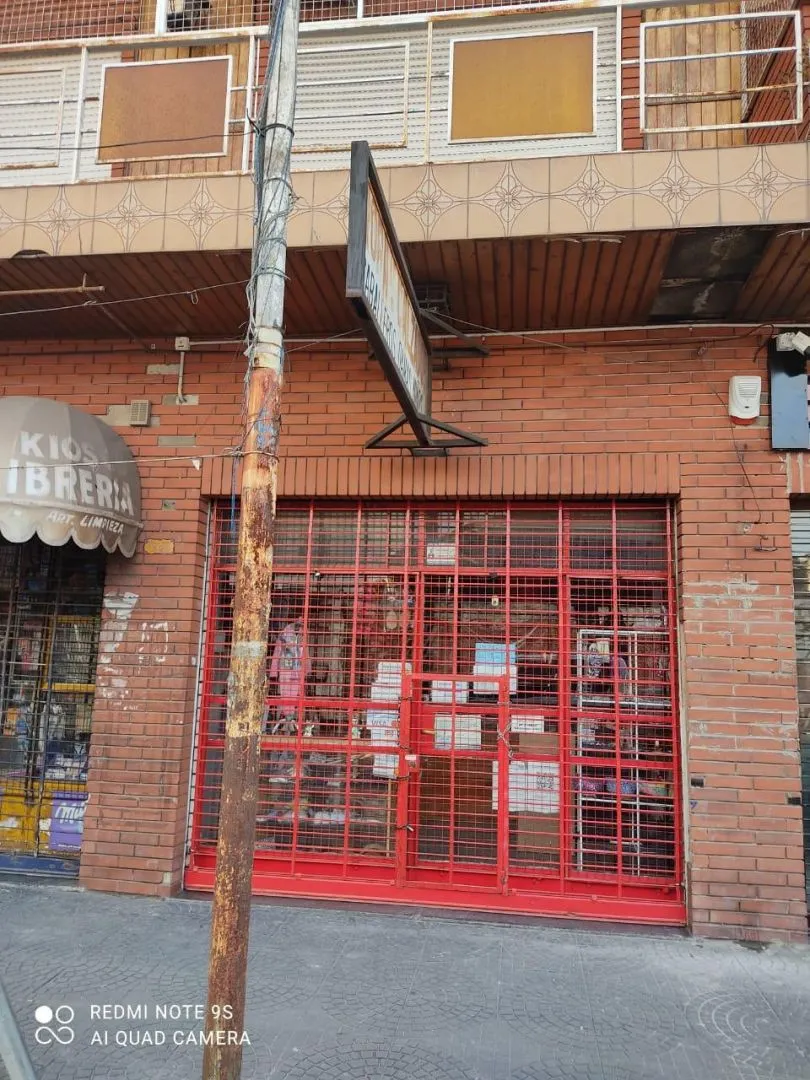 Local Comercial en LISANDRO DE LA T 1400