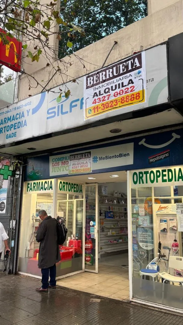 Local Comercial en AV. SANTA FE 4200