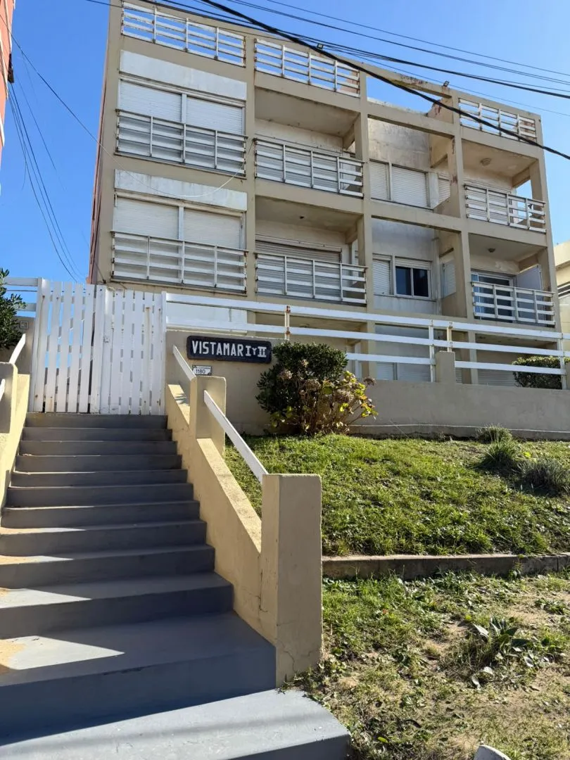 Departamento en AV. COSTANERA 1100