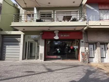 Local Comercial en AV VILLEGAS 100