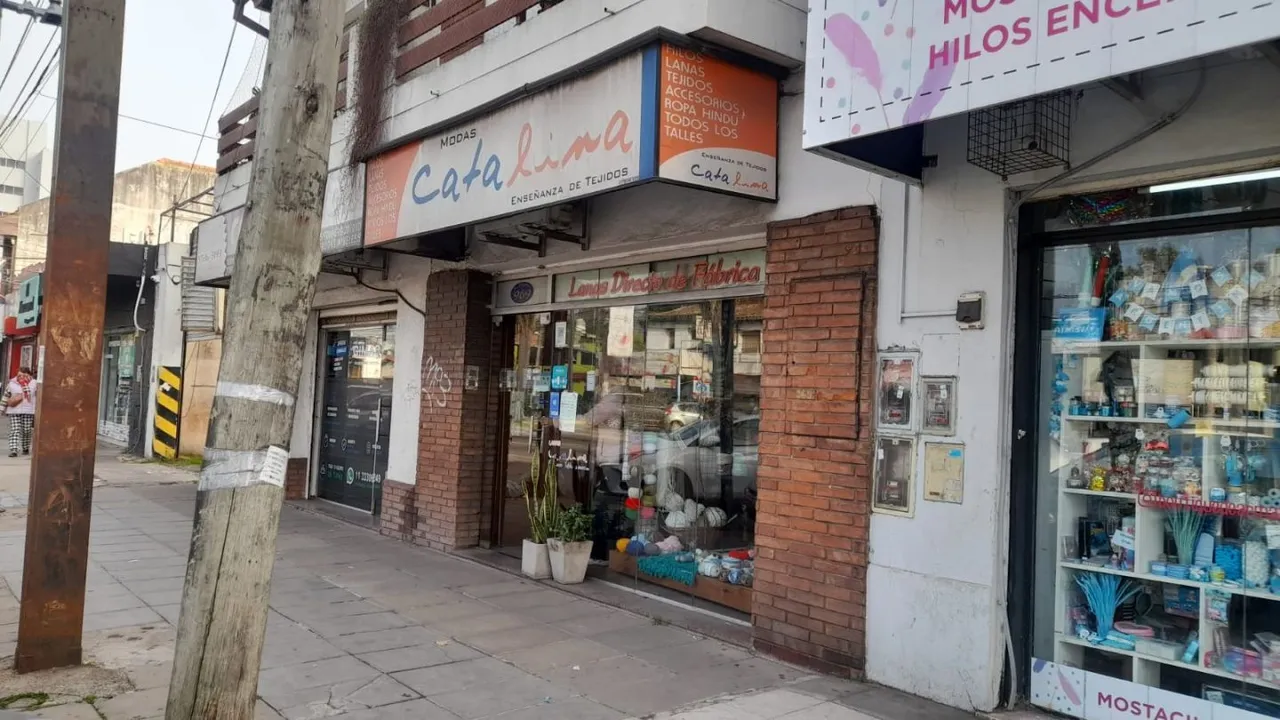 Local Comercial en YRIGOYEN, HIPOLI 900