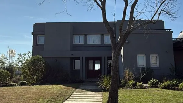 Casa en AV, DE LOS LAGOS