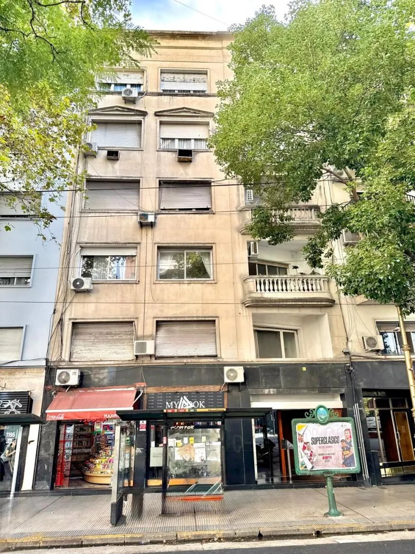 Departamento en Av Montes de Oca 1100