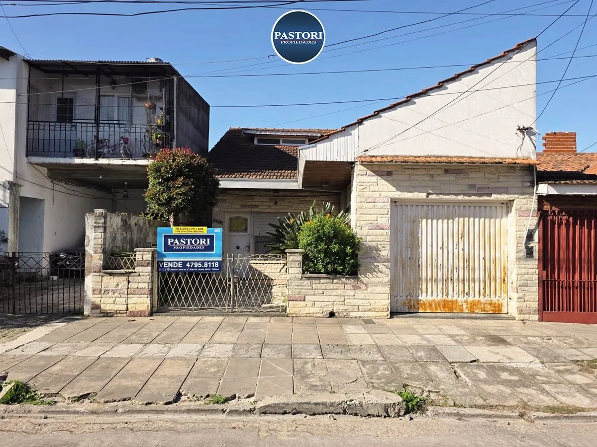 Casa en ADOLFO BELLOCQ 3200