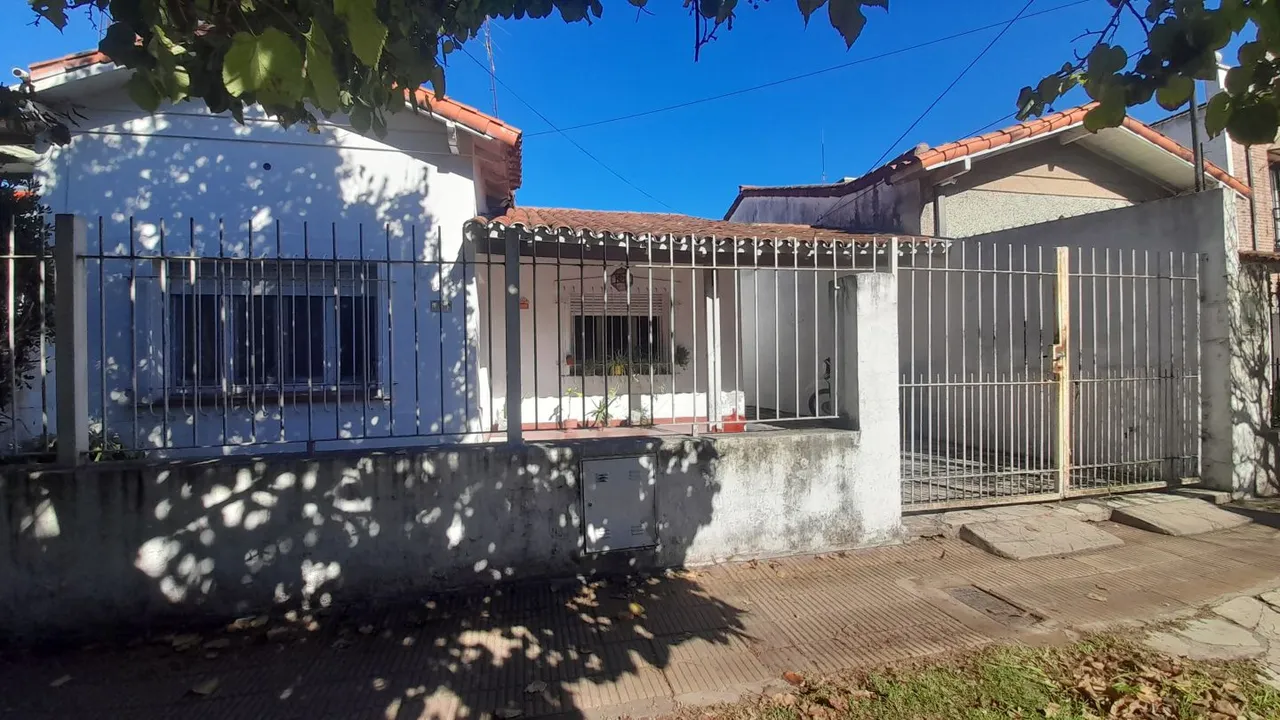 Casa en MENENDEZ Y PELAY 1500
