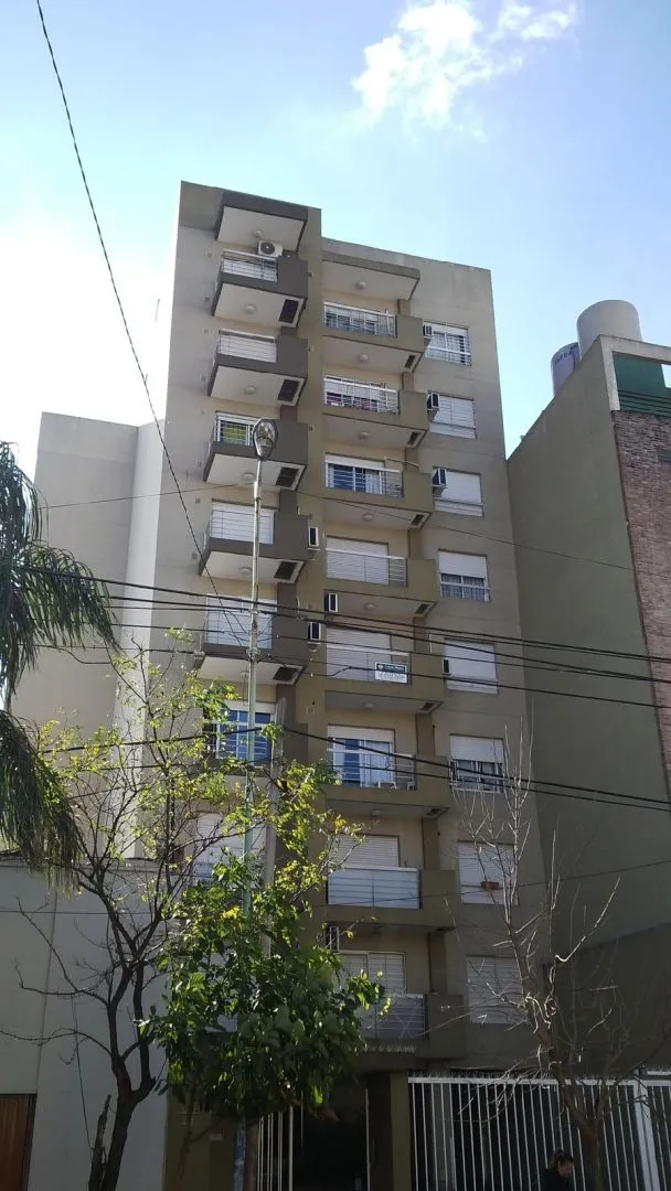 Departamento en Leandro N. Alem 1000
