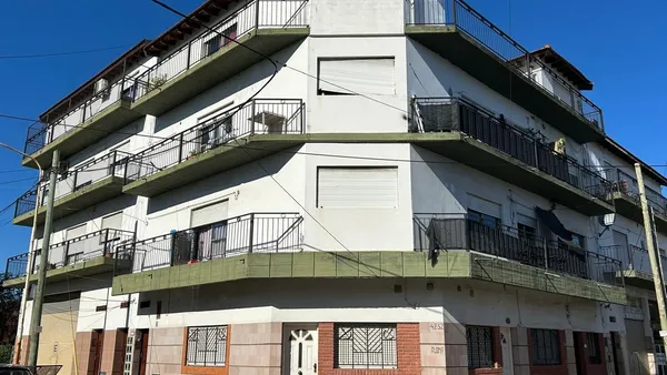 Departamento en Centenera 2400