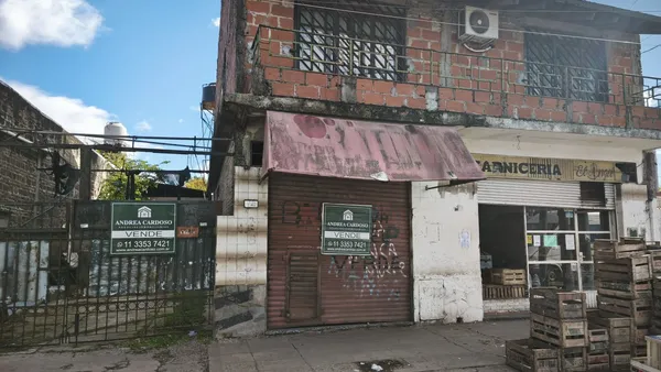Casa en BLAS PARERA 2100