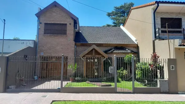 Casa en Juan Florio 1454