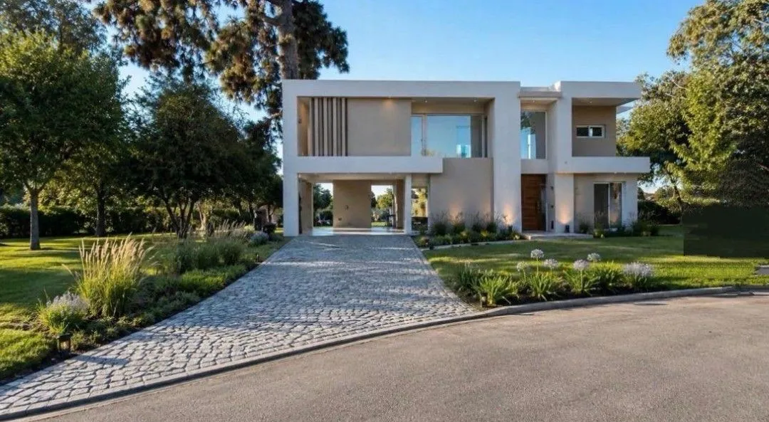 Casa en CALLE 152 6300