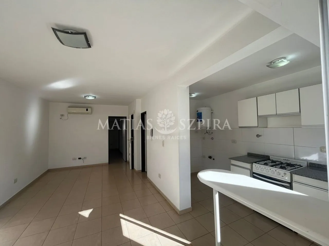 Departamento en Carlos Pelegrini 400