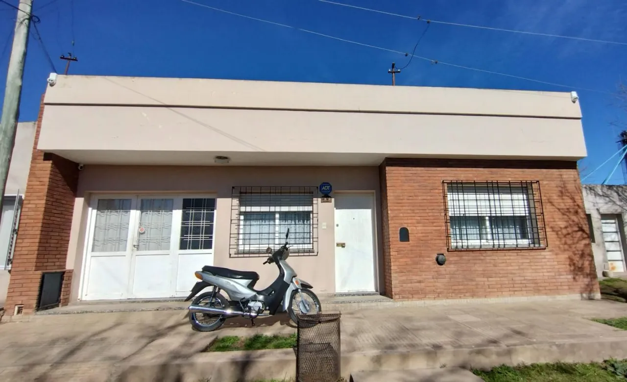 Casa en AMEGHINO 2400